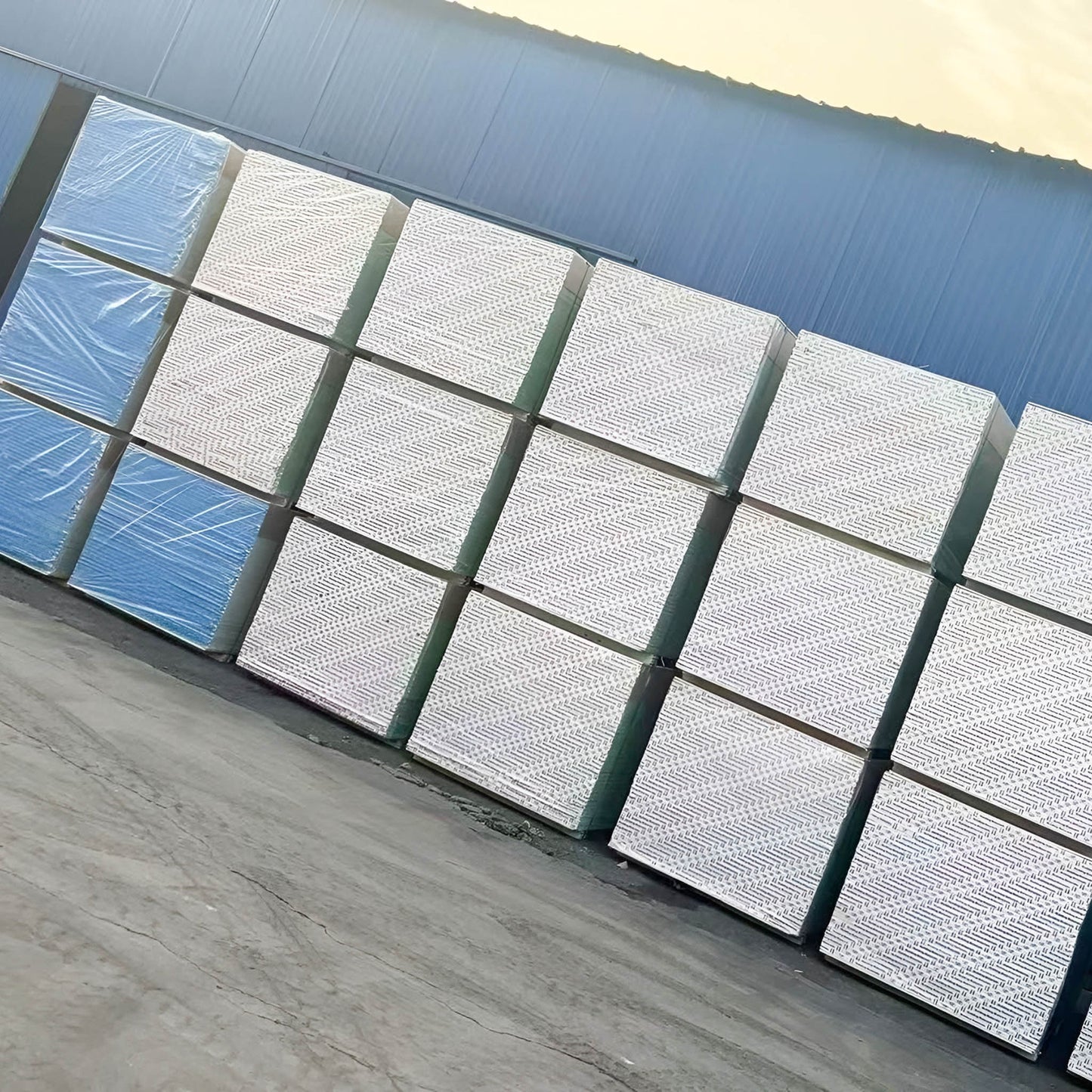 Drywall BRENETI listo para descargue y transporte en obra.