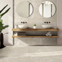 Porcelanato 60x60 BRENETI Aurum Beige mate con acabado carving, ideal para salas y espacios modernos.