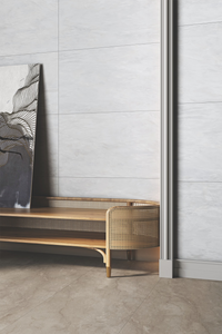 Detalle del porcelanato BRENETI Terra Nobile mate 60x120 en color beige, mostrando textura y acabado mate elegante.